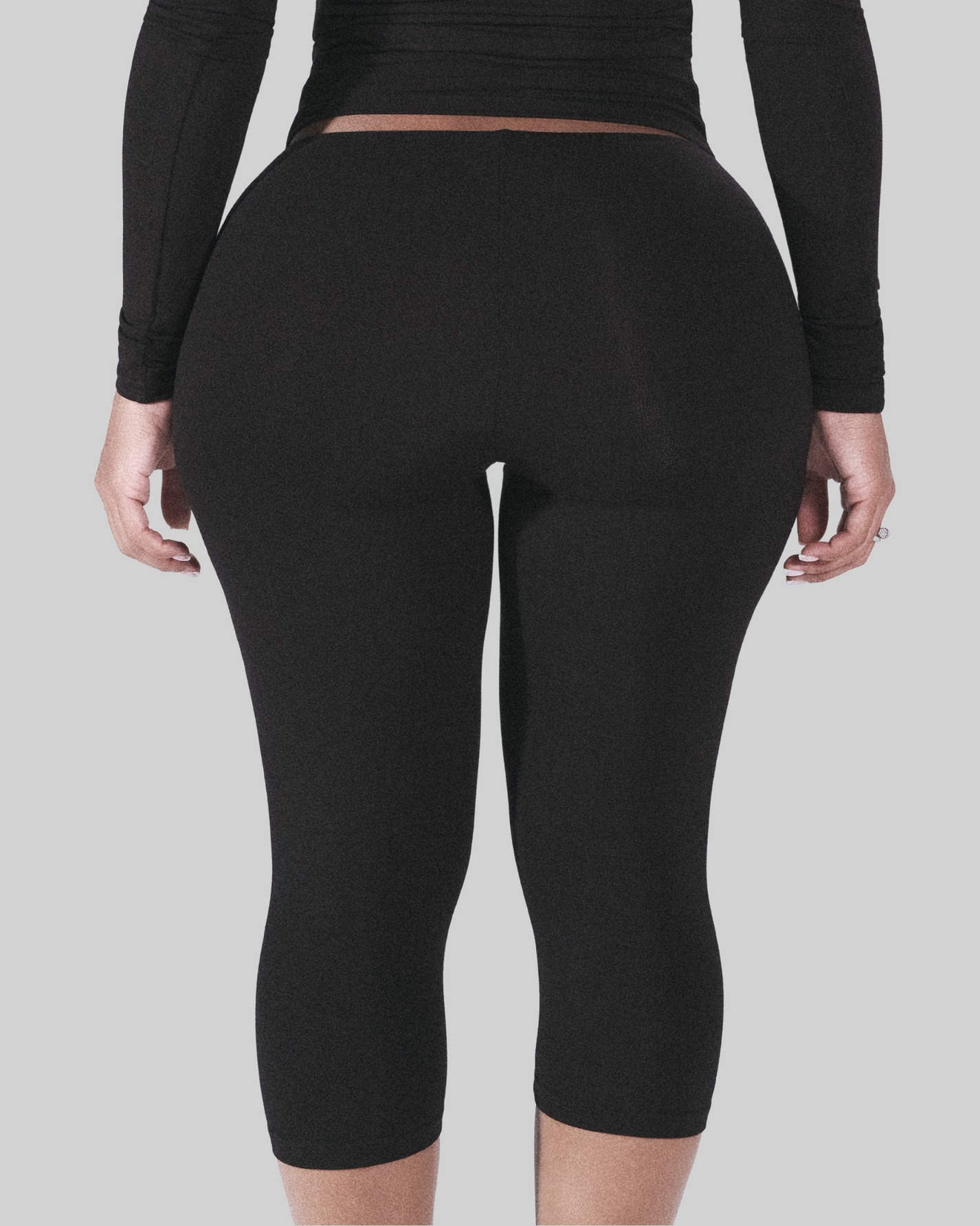 BASICS CUNT CAPRI (BLACK)